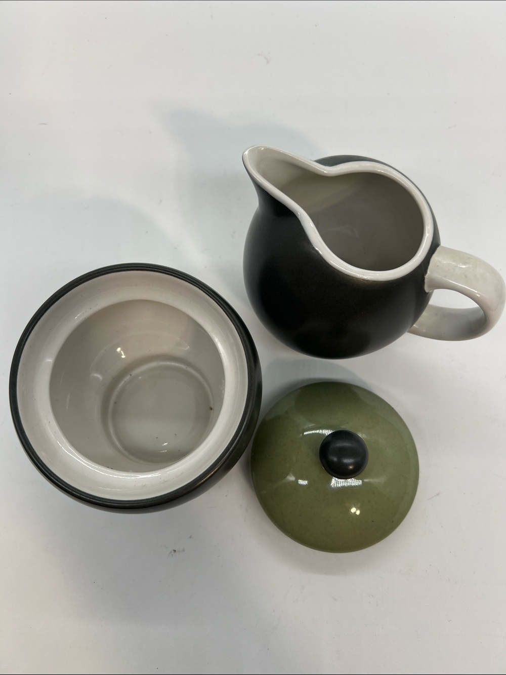Pfaltzgraff Matte Grey Sugar Bowl and Creamer with Sage Lid Sphere vintage - Picture 2 of 3